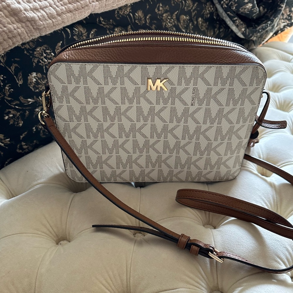 Michael Kors small purse